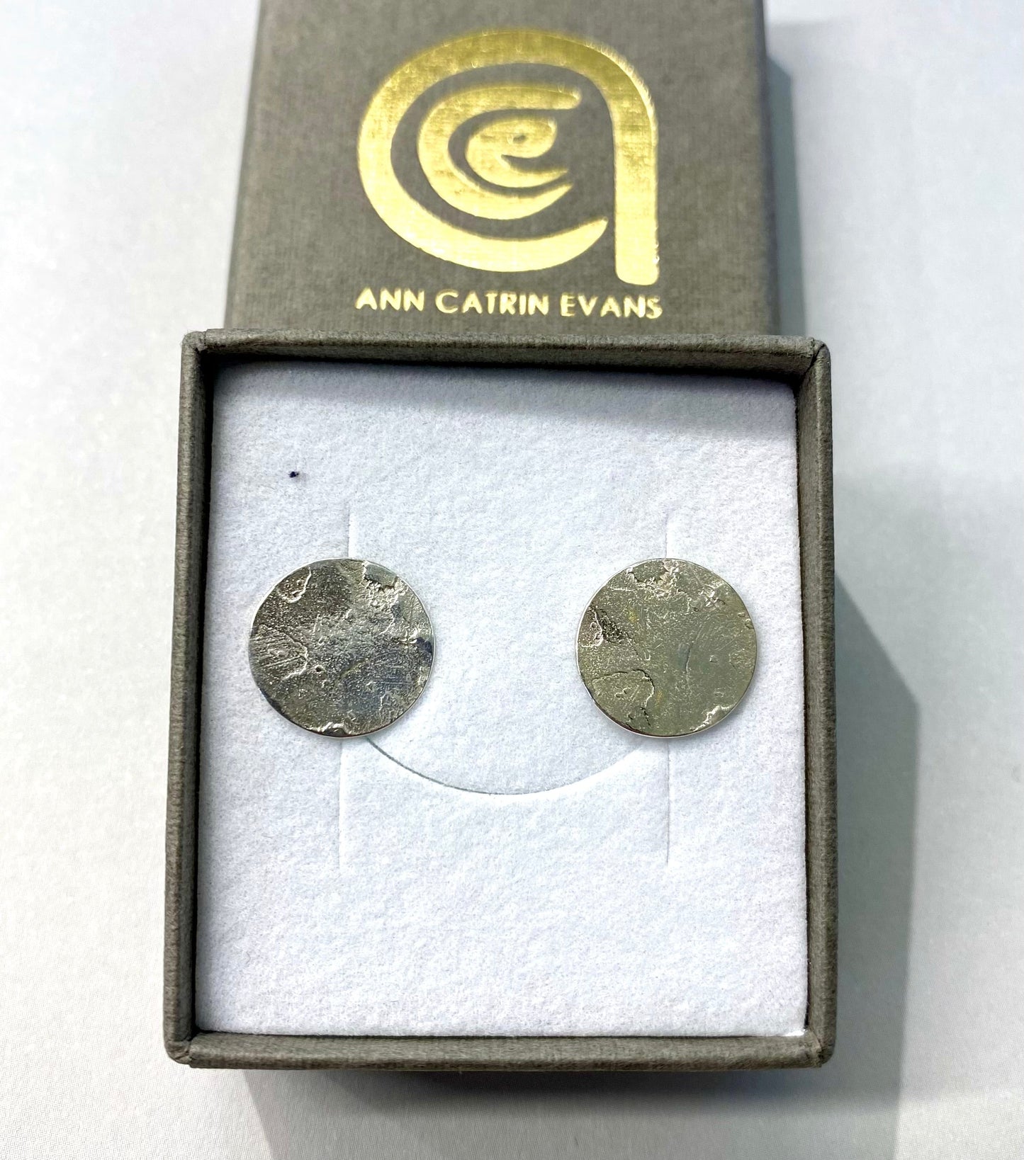 Lloer Stud Earrings