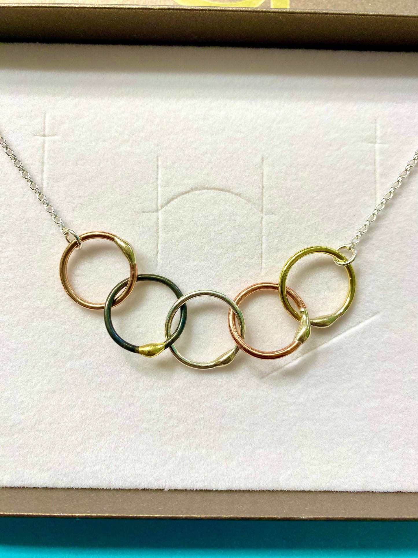 'Gwlith' Family Necklace 5 rings