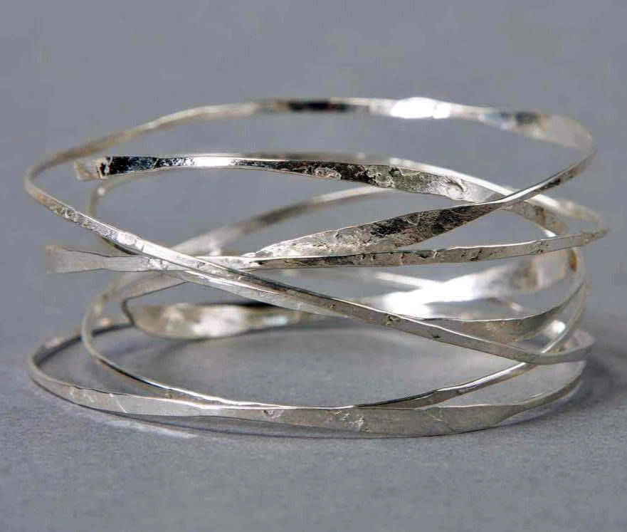 'Amrwd' Wrapped Silver Bangle