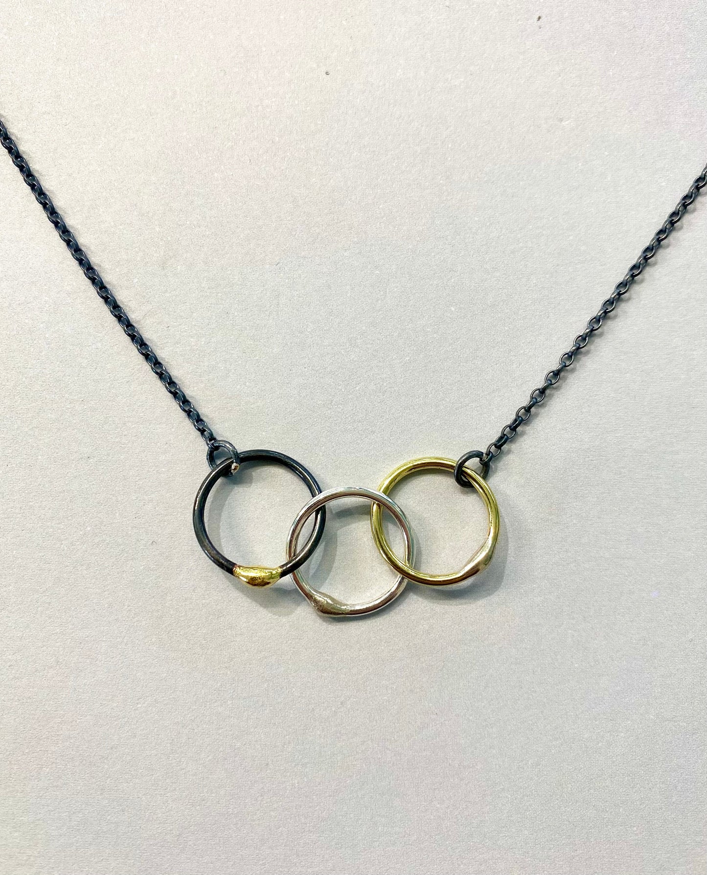 Gwlith' Family Necklace 3 rings