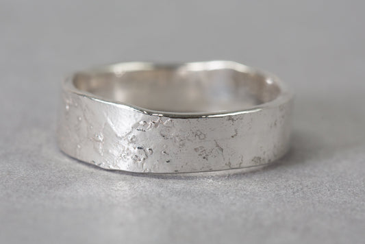 Amrwd Silver Ring