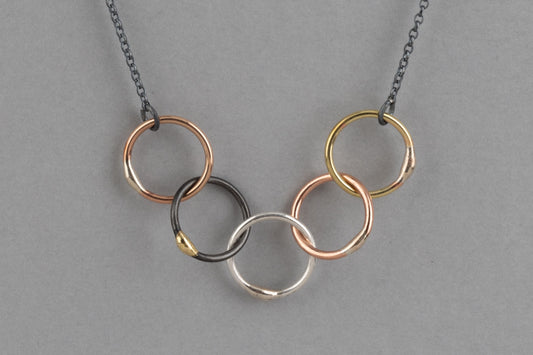 'Gwlith' Family Necklace 5 rings